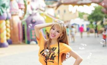 AISS爱丝(黄金版) – 美图里的索菲，把机械师的油污都拍得如此优雅？