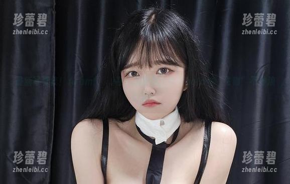 最新写真集！Aram(아람)在海边教你，如何hold住“飞吻”不被浪打翻！