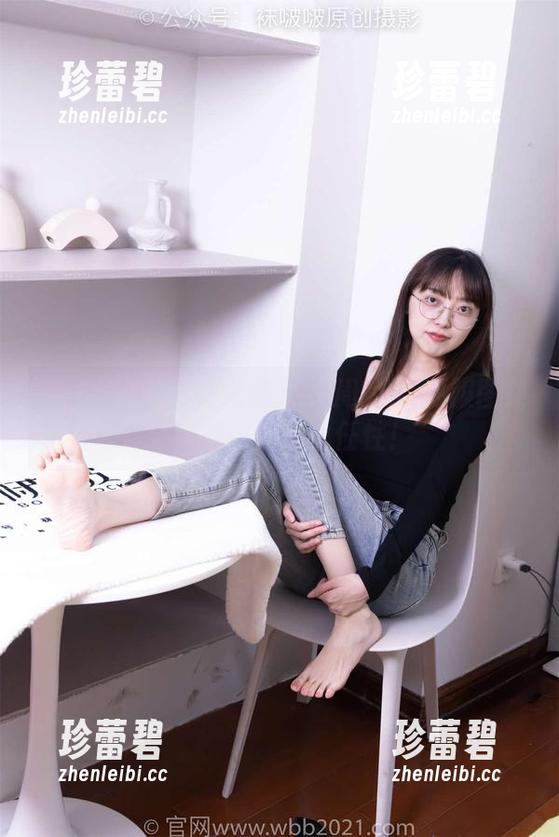 BoBoSocks袜啵啵 - 周周的OL制服图集：白领也能如此任性！