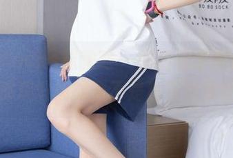 BoBoSocks袜啵啵 – 俯瞰稚予的原图，啊，那双旧棉袜是不是也在对我眨眼？