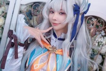 你见过Machi马吉的校服图集吗？福利感满满的，看得我都有些发懵。