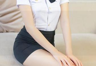 QingDouKe青豆客 – 施忆佳的长腿原图，作品集像一场温柔的冒险，腿部美学开始了。