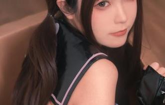 Quan冉有点饿的婚纱私房每一张，身材的诱惑配上我肚子里的空洞…