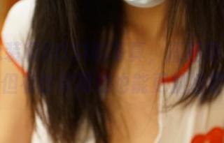 定制泳装和ROSI的写真，搭档得真不错，但有时候简约也能更加撩吧？