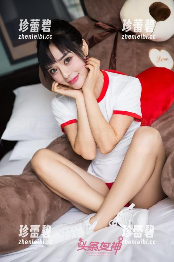 TouTiao头条女神 - 刘瑾希万圣节合集：你能想象到的怪奇穿搭？