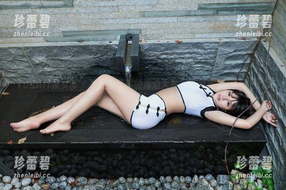 TuiGirl推女郎 - 下载王馨瑶的海边大片，然后我又想起了那个蓝天，哈哈，她的海边真不会让我失望。