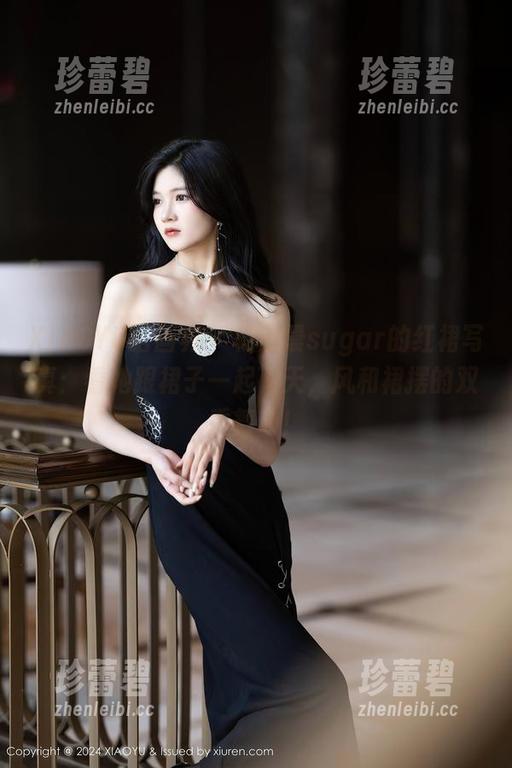 XIAOYU语画界 - 杨晨晨sugar的红裙写真：看她跟裙子一起飞天，风和裙摆的双重舞动！