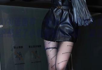 XIAOYU语画界 – 看沐若昕的双马尾写真，突然想起了小时候的泡泡糖，那浓郁的甜～