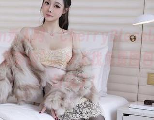 Xiuren秀人网 – CherryBlessU说“镂空不只是装饰”，快来找免费图包呀，太好玩了！