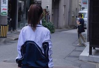 Xiuren秀人网 – 一条礼服，两玄之径，Yomi悠蜜的私拍让人想象，服装商机完全在无形中蔓延。