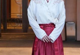 Xiuren秀人网 – 看着刘婷婷的毛衣写真，心里不由自主想：“这也太好看了吧？”