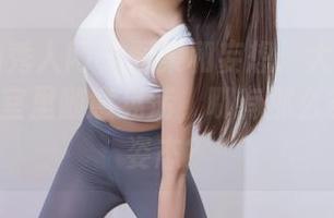 Xiuren秀人网 – 图集和妄想：大琪琪Emily在教室里随意晃荡，哪有那么多拘谨的姿态？