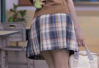 Xiuren秀人网 – 这连体衣是要上天吗？小蛮妖Yummy在私拍图集中又创造了什么新奇的穿搭？
