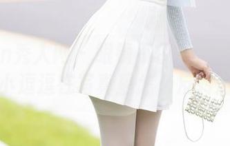 Xiuren秀人网 – 眼镜不仅只是提升颜值，是小逗逗在写真里怎么反转游戏？