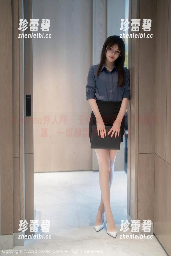 Xiuren秀人网 - 王曼柔的私拍：家里有猫，一切都显得温柔了点
