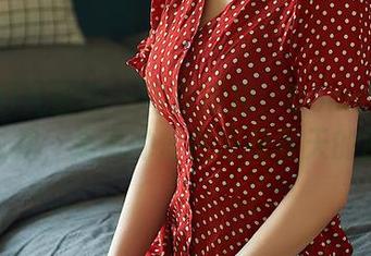 YouMi尤蜜荟 – 写真时刻：Domen瑶瑶的连衣裙，是风的信使还是春天的回声？