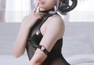 说到asagiriai(爱ちゃん)，‘ReZero’那组写真，妥妥的心灵瑜伽，大家随便做个深呼吸吧。