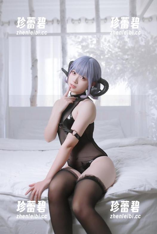 说到asagiriai(爱ちゃん)，‘ReZero’那组写真，妥妥的心灵瑜伽，大家随便做个深呼吸吧。