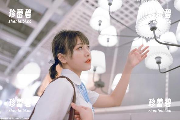 冒险进入lovely呆玄的粉色写真，分享给你最新的“视觉危机”！