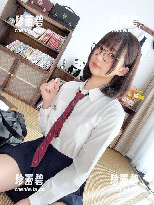 黑色的魔法：在线nagisa魔物喵图片让人心里直犯嘀咕！