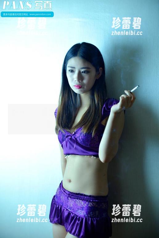 pans - 读兰心的修女画卷，原图显示了那种不易察觉的叛逆