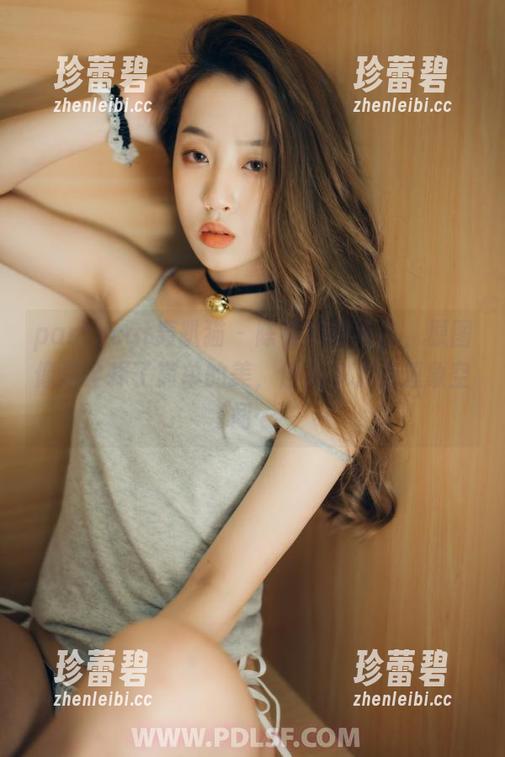 partycat轰趴猫 - 陈雅漫的纯白，原图像是诠释了简单的美，但是多了点想象空间…