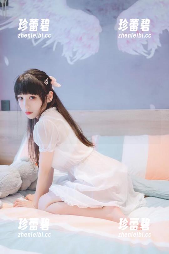 usejan蓝蓝 青春与职场的隐秘互动:usejan蓝蓝的秘书写真图集,多少让人挪不开眼。