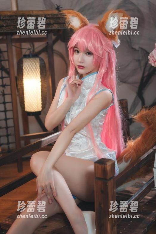校服穿出了新花样？w百合欧皇子w最新写真集来了一手花式展示。