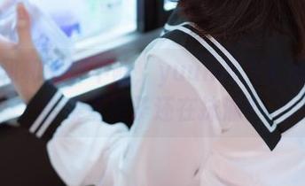 毛衣和和服都不够，yuuhui玉汇的私房合集里真子还在抹油？
