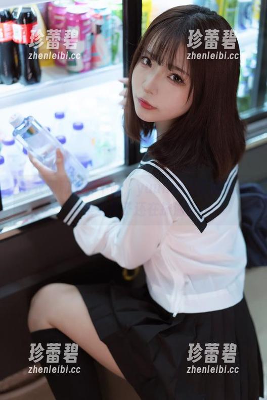 毛衣和和服都不够，yuuhui玉汇的私房合集里真子还在抹油？