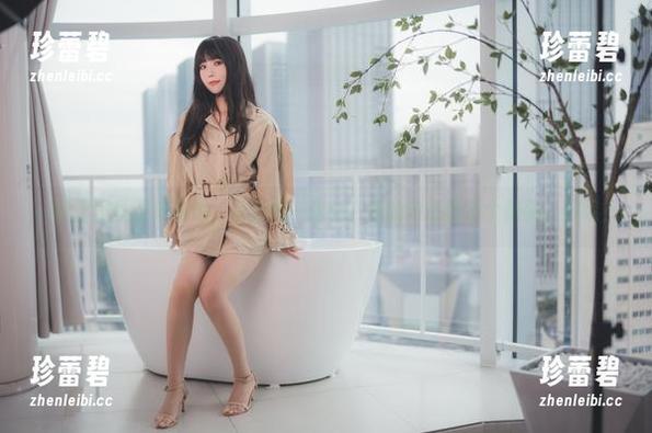 一智智黑丝图集精选，看到第一张时，我的内心翻了个跟头，你呢？