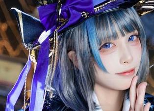 短裙写真，三无人型的超清晰版：好想请她喝杯奶茶啊！