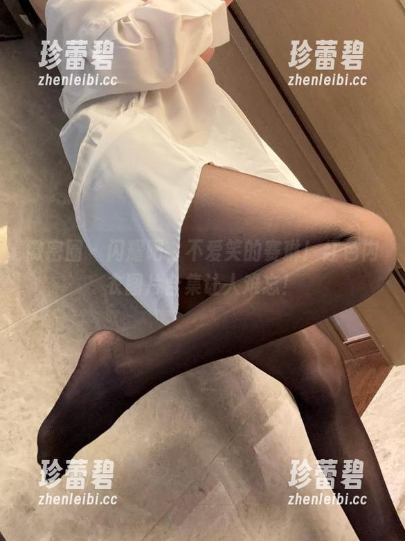不爱笑的赛琳 微密圈 - 闪耀吧,不爱笑的赛琳!红色内衣图片合集让人难忘!