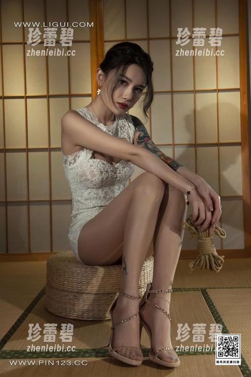 丽柜 - 可馨这次的私拍原图，裤里丝也好比一阵风，轻轻吹过，在心底打个小漩涡！