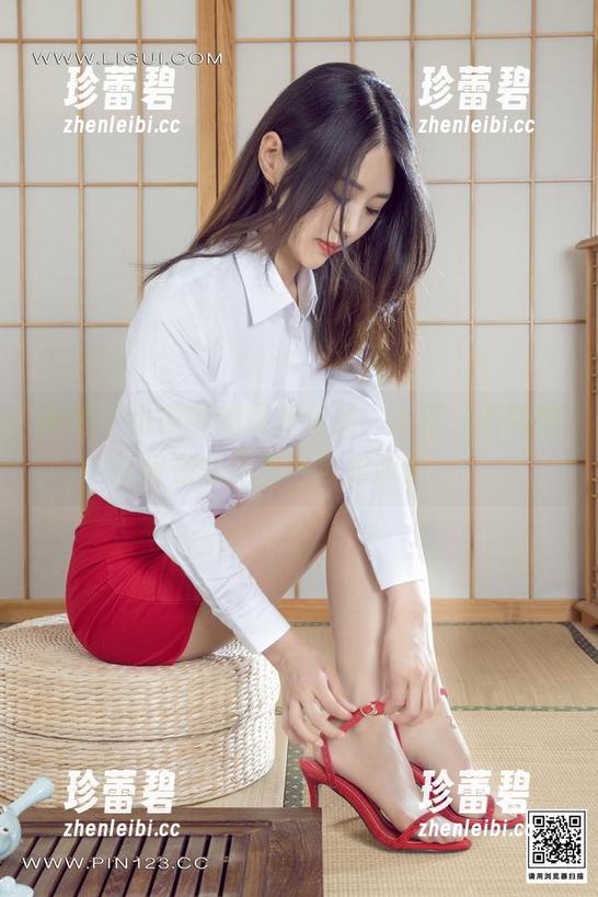 丽柜 - 小璐璐的最新作品：浴室，看她如何在水蒸气中自如游走。