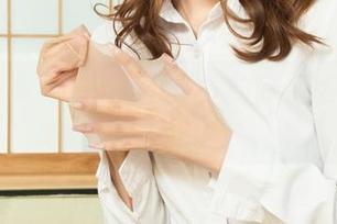 丽柜 – 高清写真！在汐汐的办公室里悄悄溜达