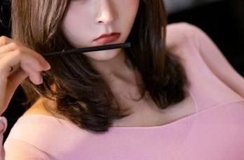 丽柜 – 精选原图：苏黎，والعдержавмово香吻那一刻，思绪飘飞好难控制。