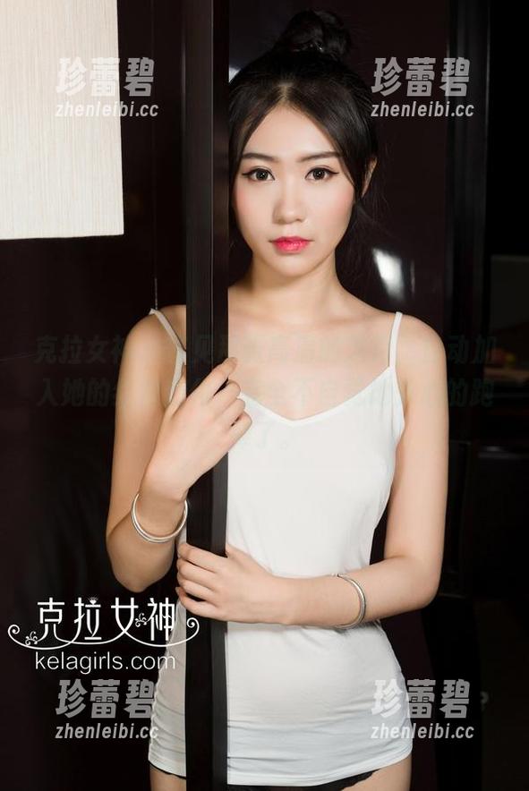 克拉女神 - 瞥见那张高清的芝月，自动加入她的红裙变化，完全不自觉地外心的跑掉了。