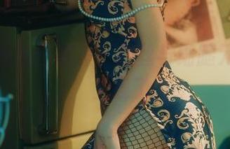 兔玩映画的图库里，白丝与细腿元素又双叒叒上线了。