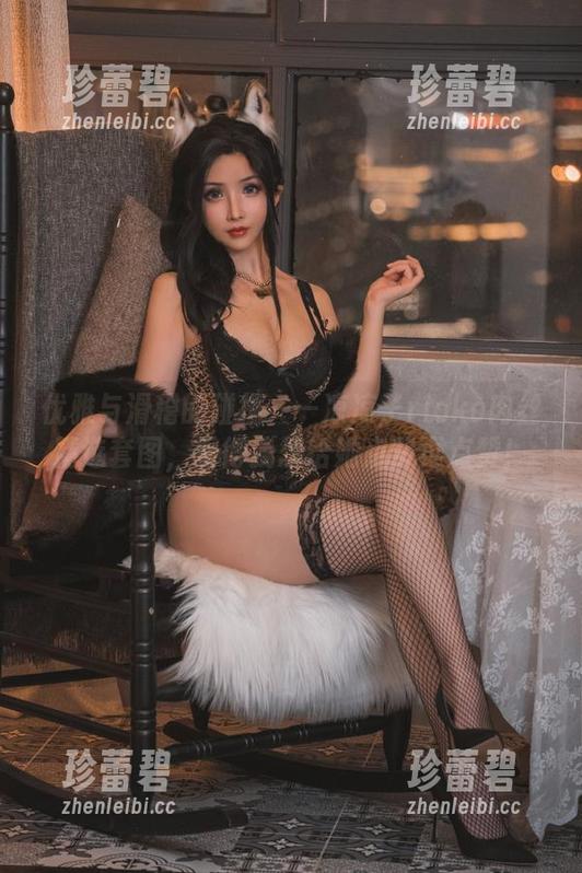 优雅与滑稽的碰撞——凉凉子rioko肉丝精选套图，看得我想给她点赞再点赞！