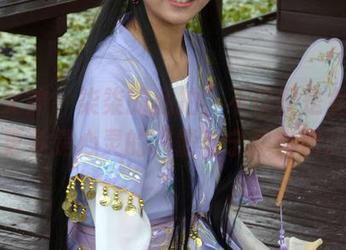 初夏女神 – 柒柒的私拍，不仅仅是女友，更多是心灵的喧嚣与宁静交织。