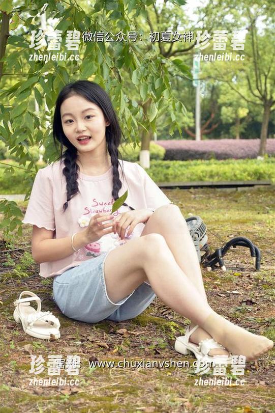 初夏女神 - 在环环的闭月羞花私拍中，体会那种‘禁欲又难以抗拒’的纠结！