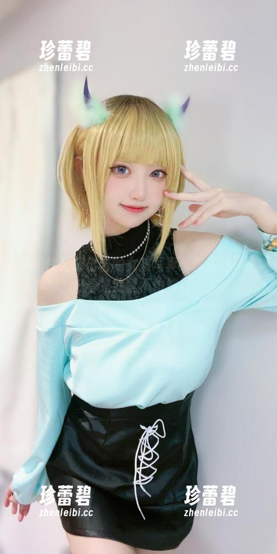 千阳快起床 千阳快起床出击的女孩写真:你说这小脸好看是我就不怕被打。