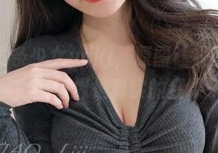 夏末的发条少女yoki，原图让人想起了小快乐，图包像是真实的红果子。