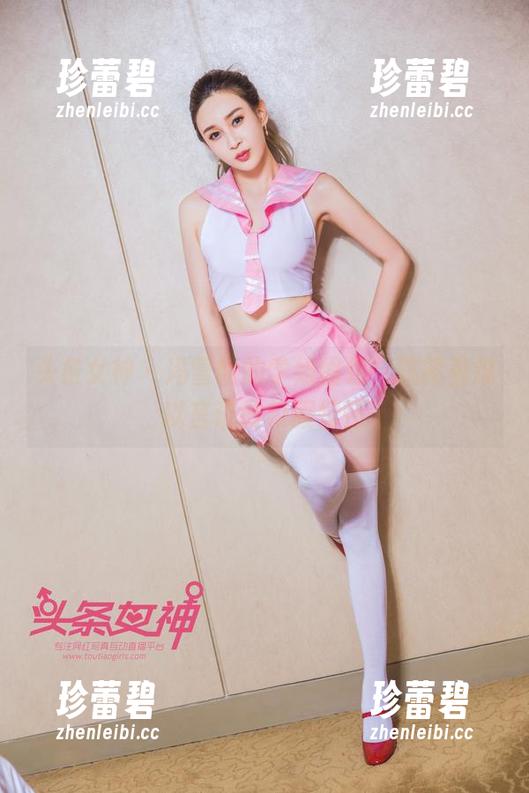 头条女神 - 冯雪娇的学姐图包，流露着难以言说的校服情怀