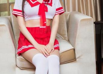 头条女神 – 王竹的纯白图景，观看原图，发现其中的纯粹和宁静