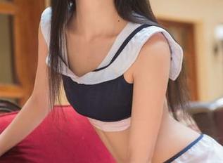 头条女神 – 筱溪的私拍，致敬麦迪，这对比也太有张力了吧？