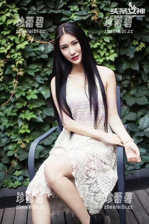 头条女神 - 最新！看金圣雪的水手服——也许我是未来的海王后？