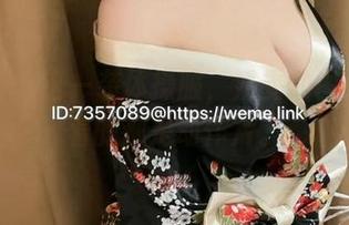 微密圈 – 这一袭体操服，奶雯的图包里藏着的都是动作片。