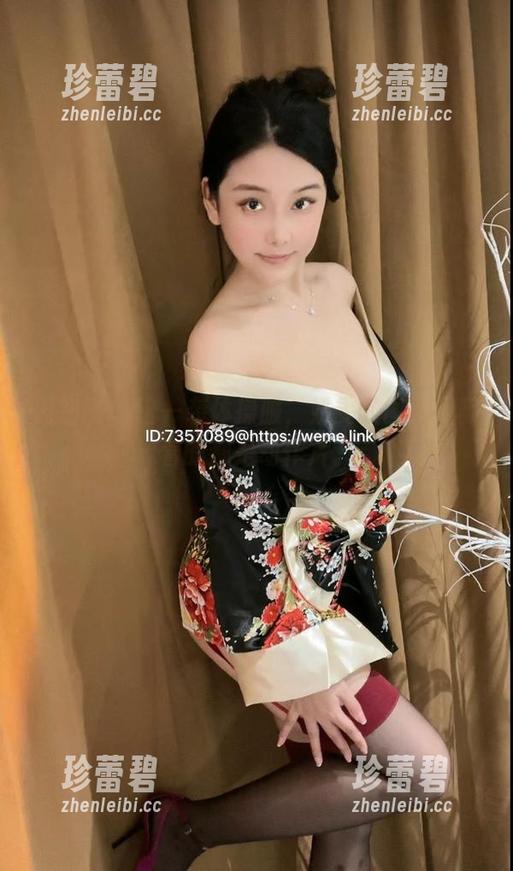 微密圈 - 这一袭体操服，奶雯的图包里藏着的都是动作片。